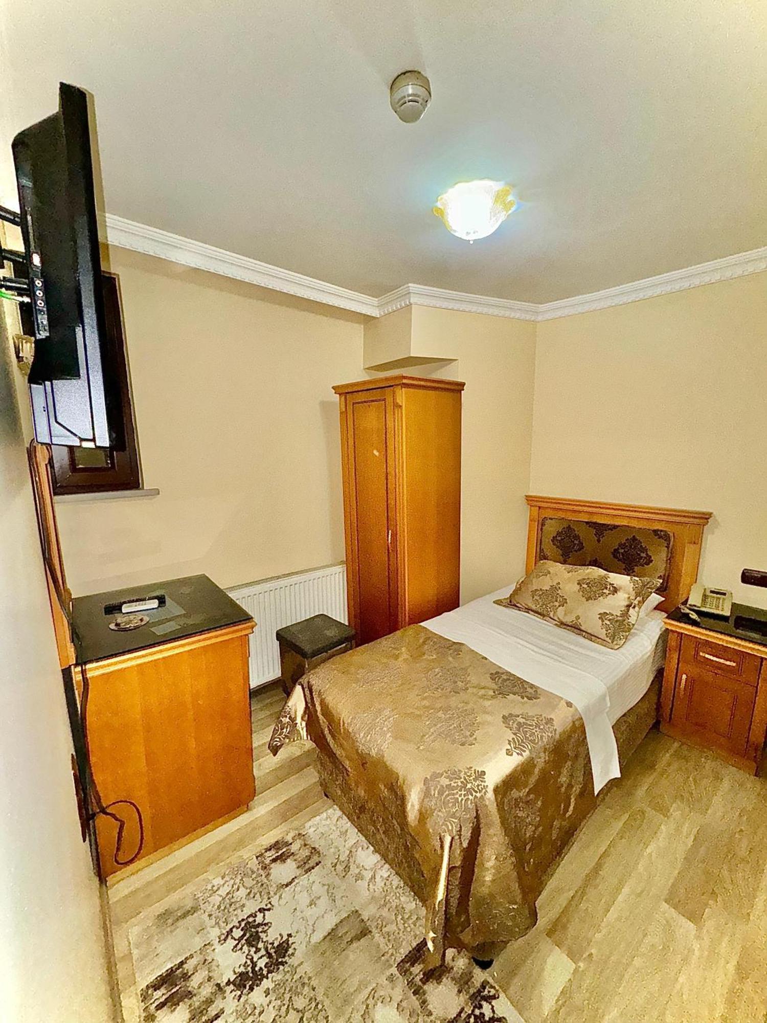 Grand Papirus Hotel Istanboel Buitenkant foto
