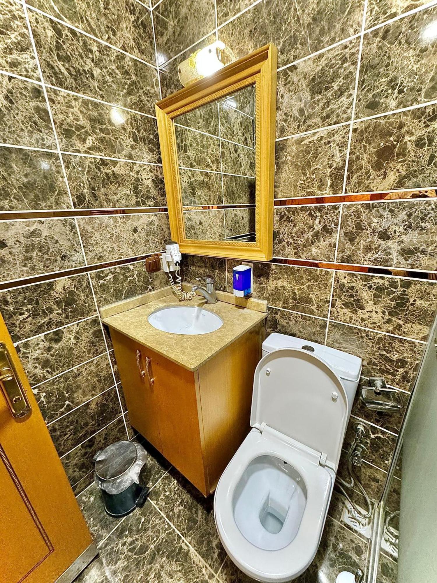 Grand Papirus Hotel Istanboel Buitenkant foto